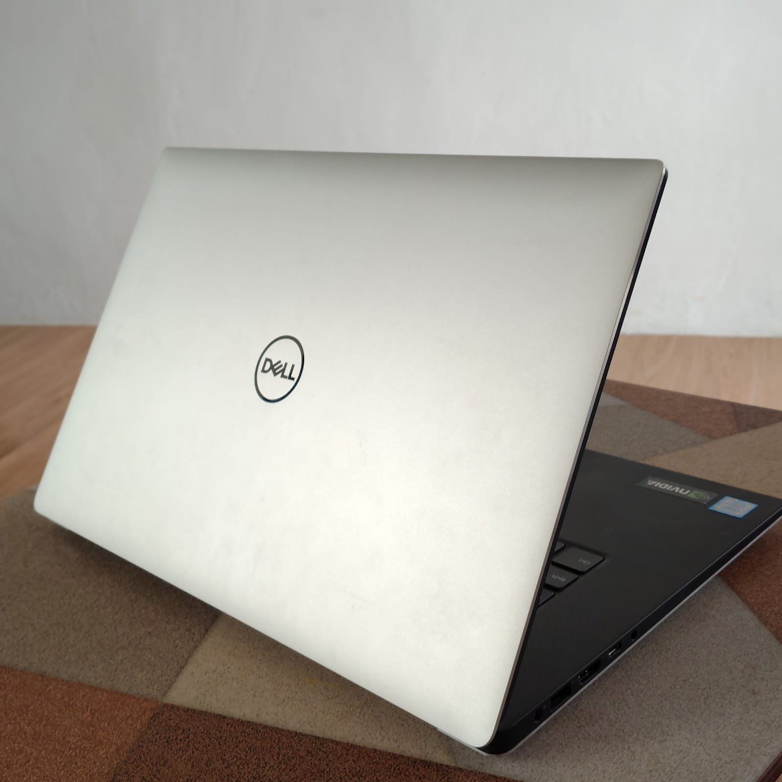 Thumbnail 3 - Dell Precision 5530