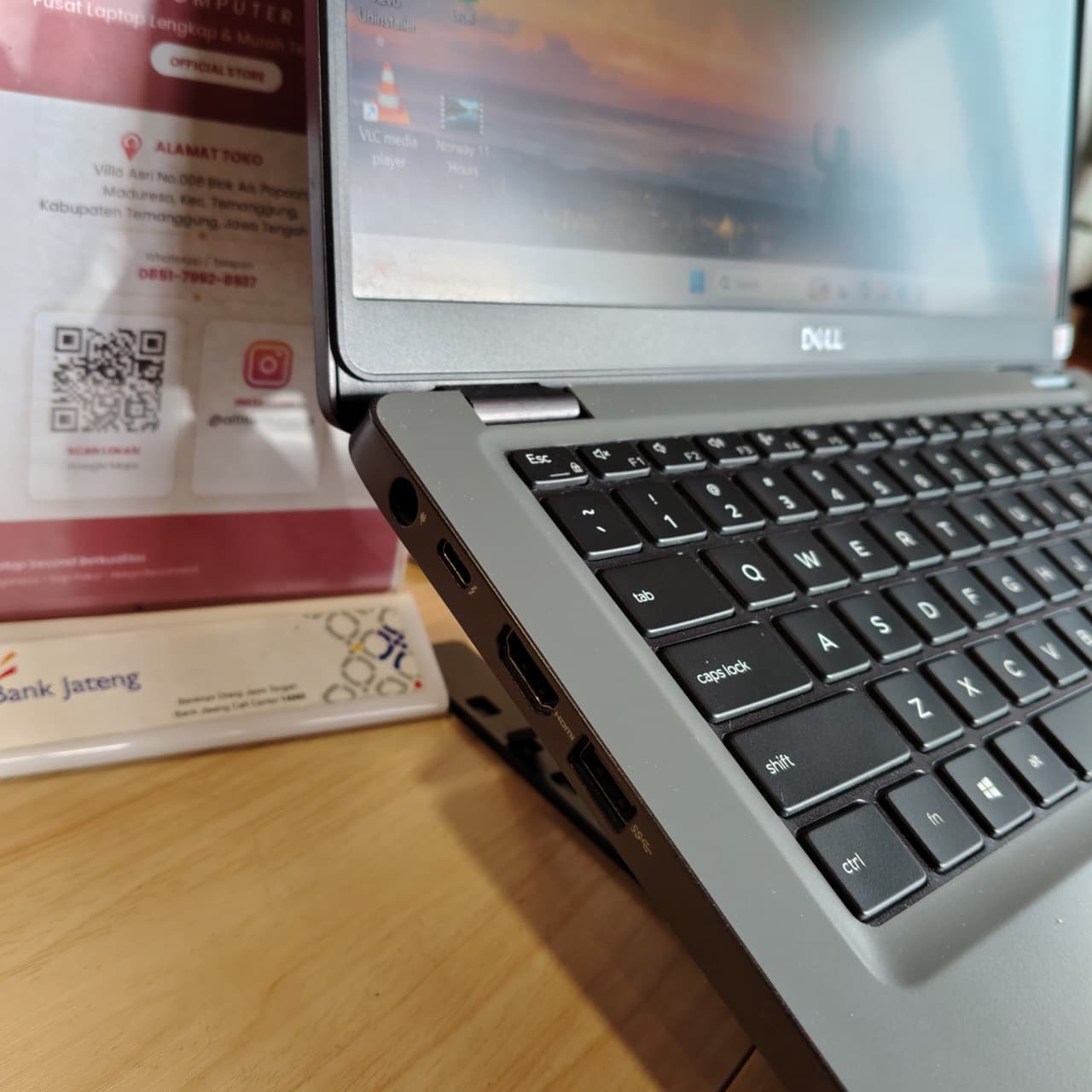 Thumbnail 2 - Dell 5300