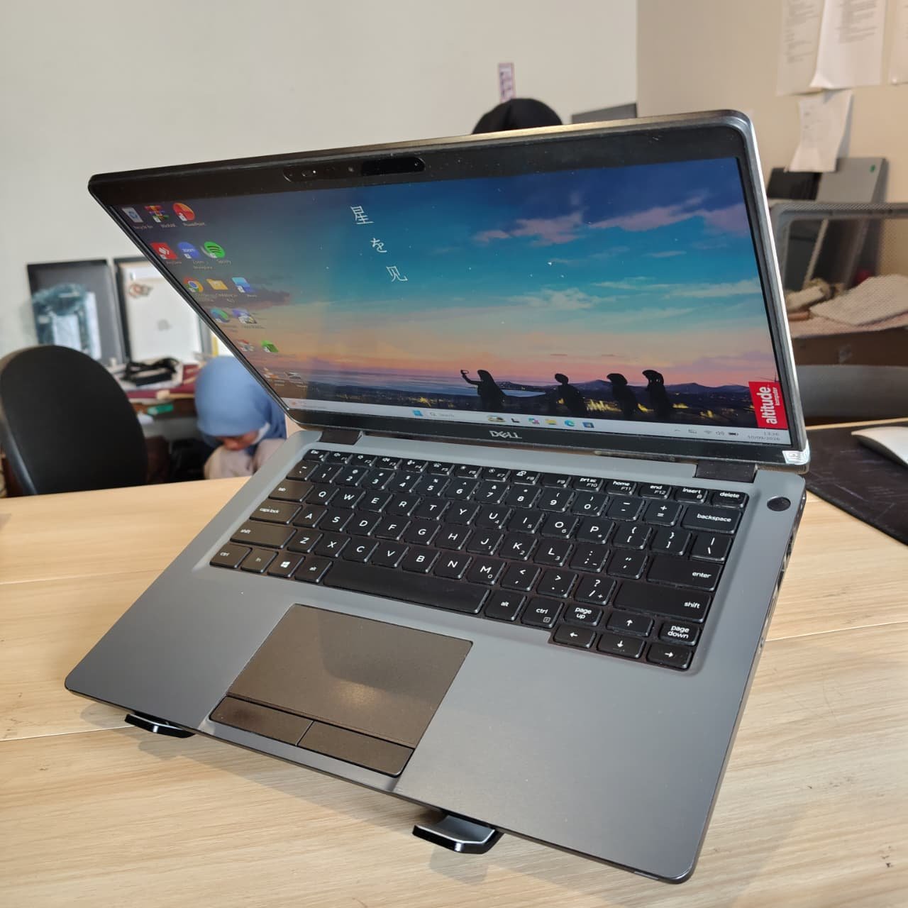 Thumbnail 5 - Dell 5300