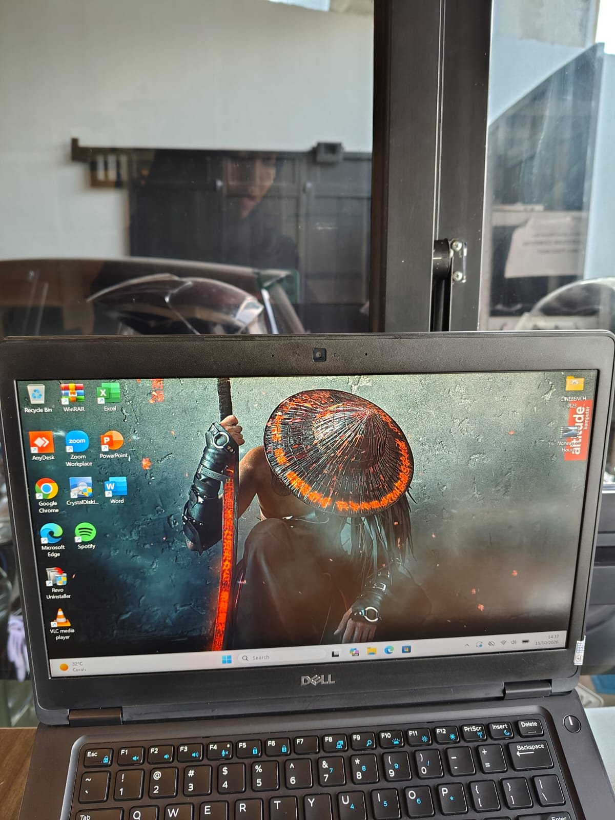 Thumbnail 3 - Dell Latitude 5491