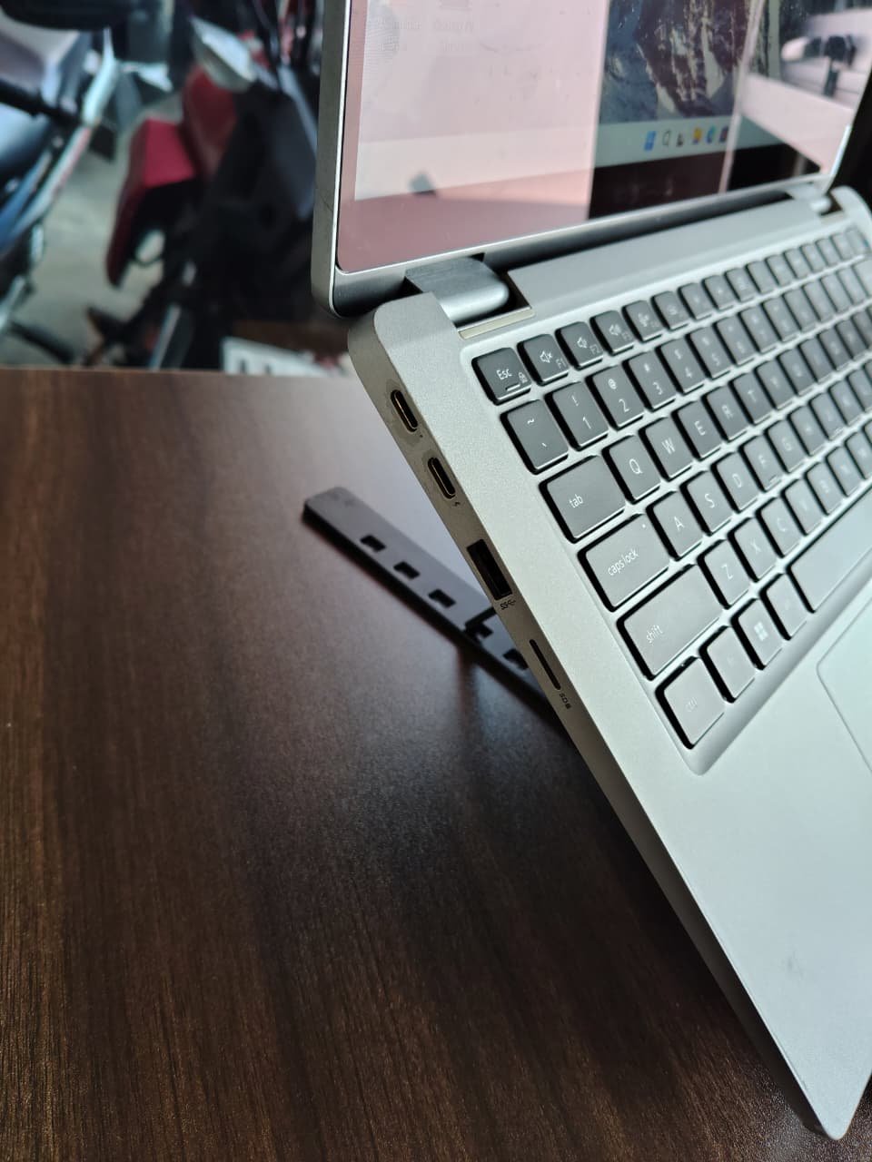 Thumbnail 7 - Dell Latitude 5320 2in1